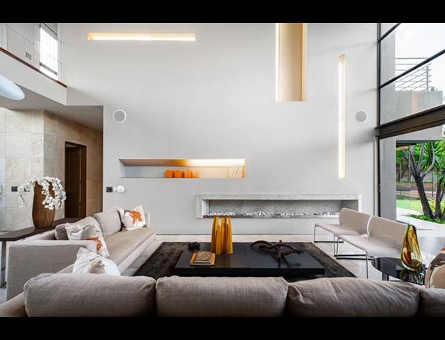 5 BEDROOM HOUSE FOR SALE IN BRYANSTON